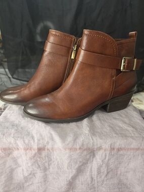 ✨ NWOT Vince Camuto Beamer Leather Ankle Boots ✨